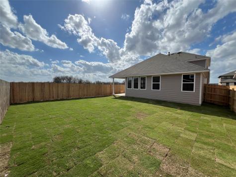 329 Willow Heights Drive Hutto TX 78634