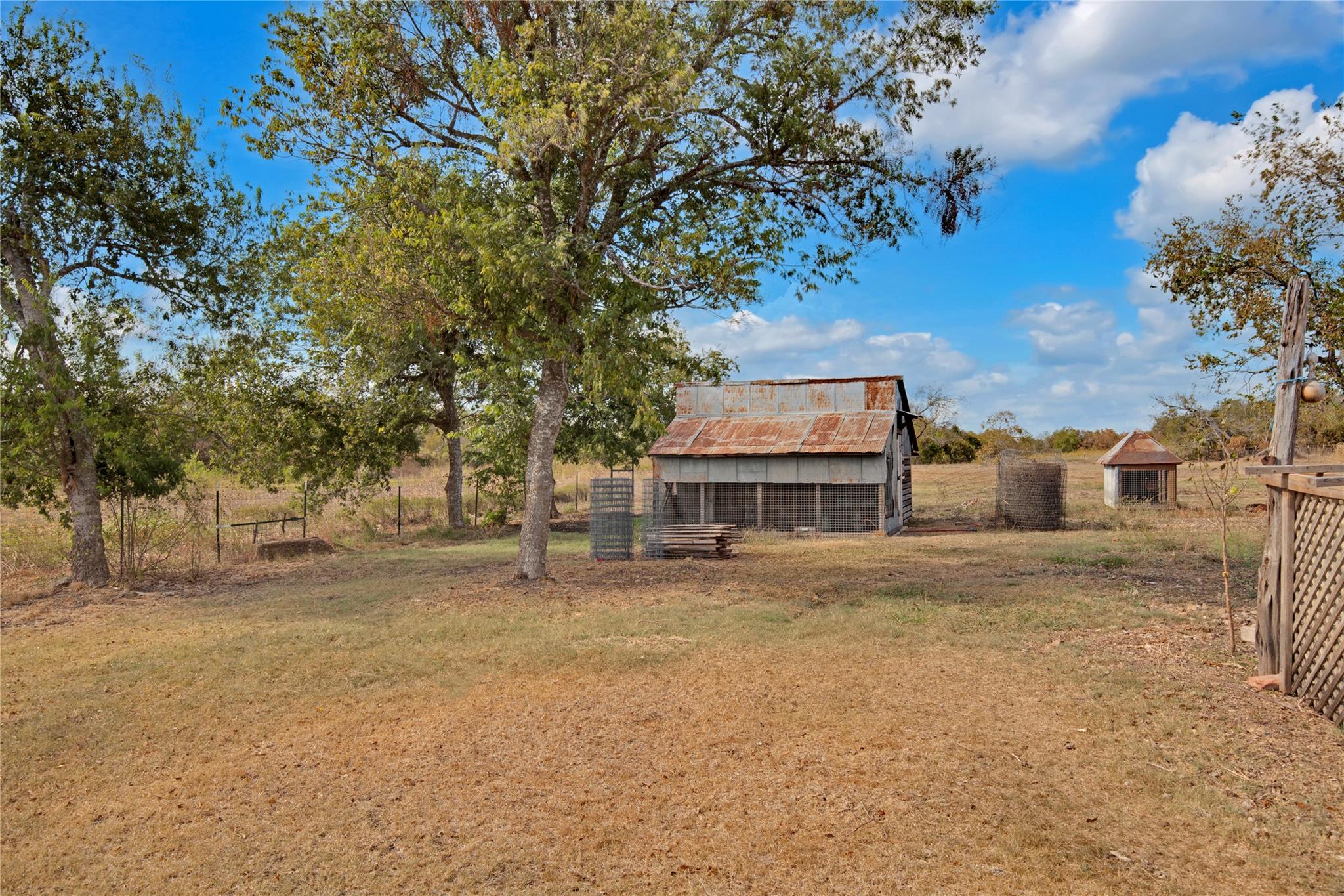 1607 E 4th Street Taylor TX 76574