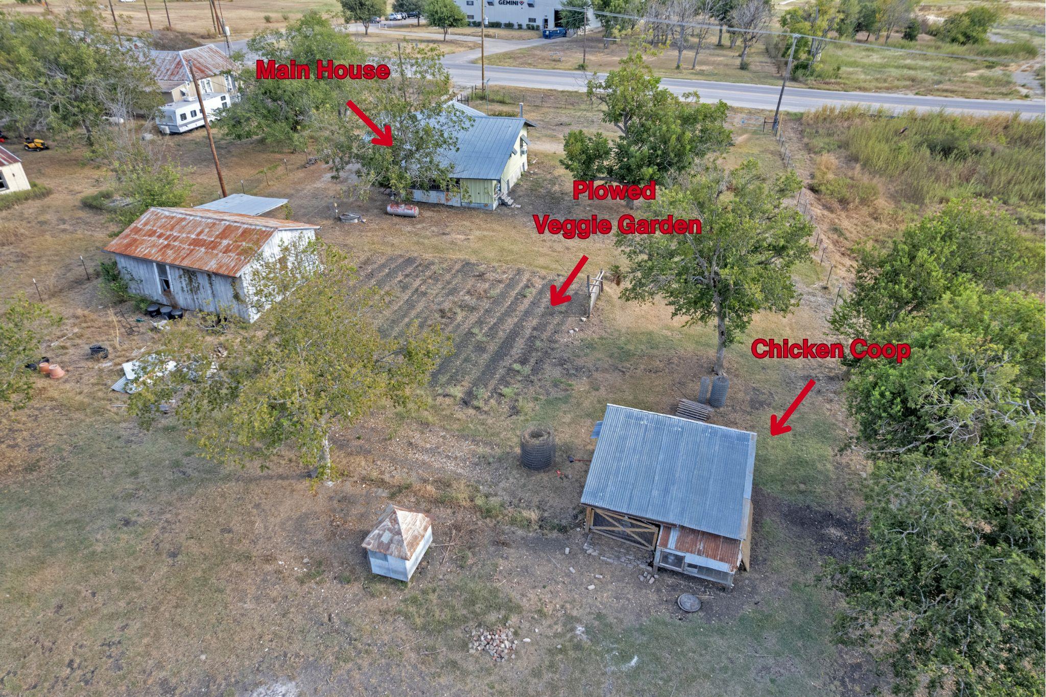 1607 E 4th Street Taylor TX 76574