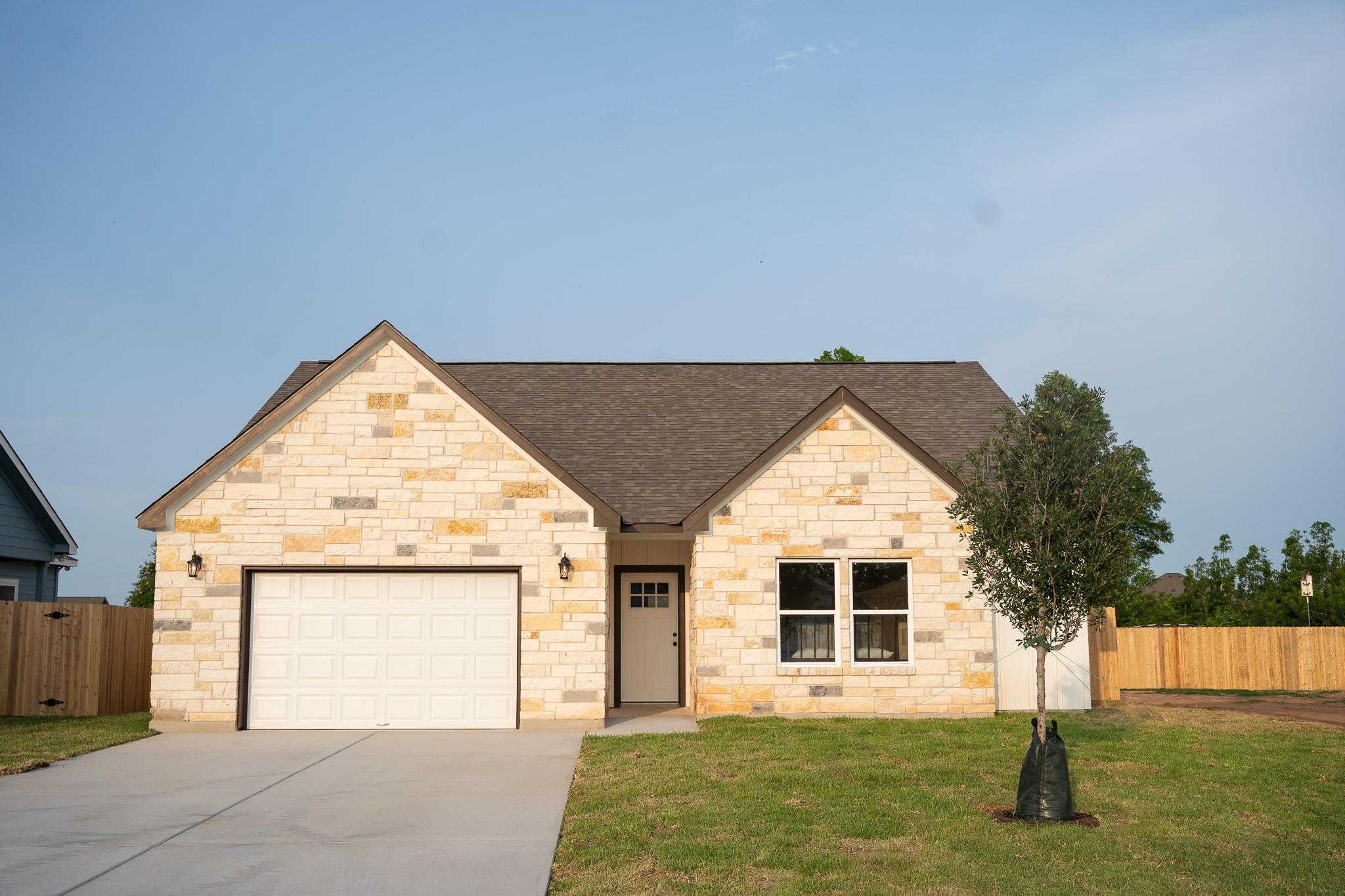 304 String Prairie Way Smithville TX 78957