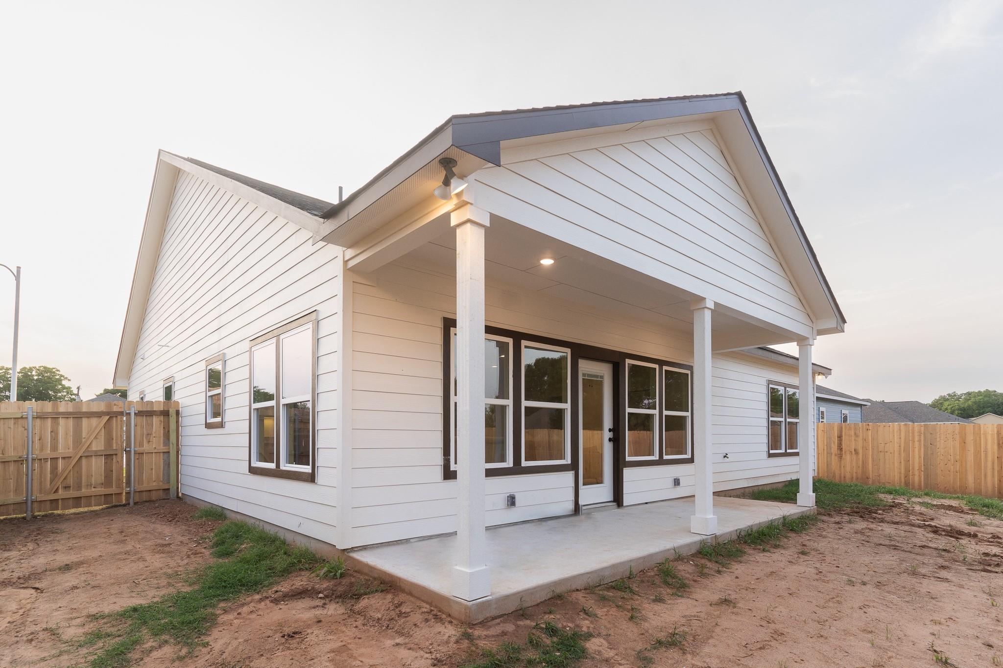 304 String Prairie Way Smithville TX 78957