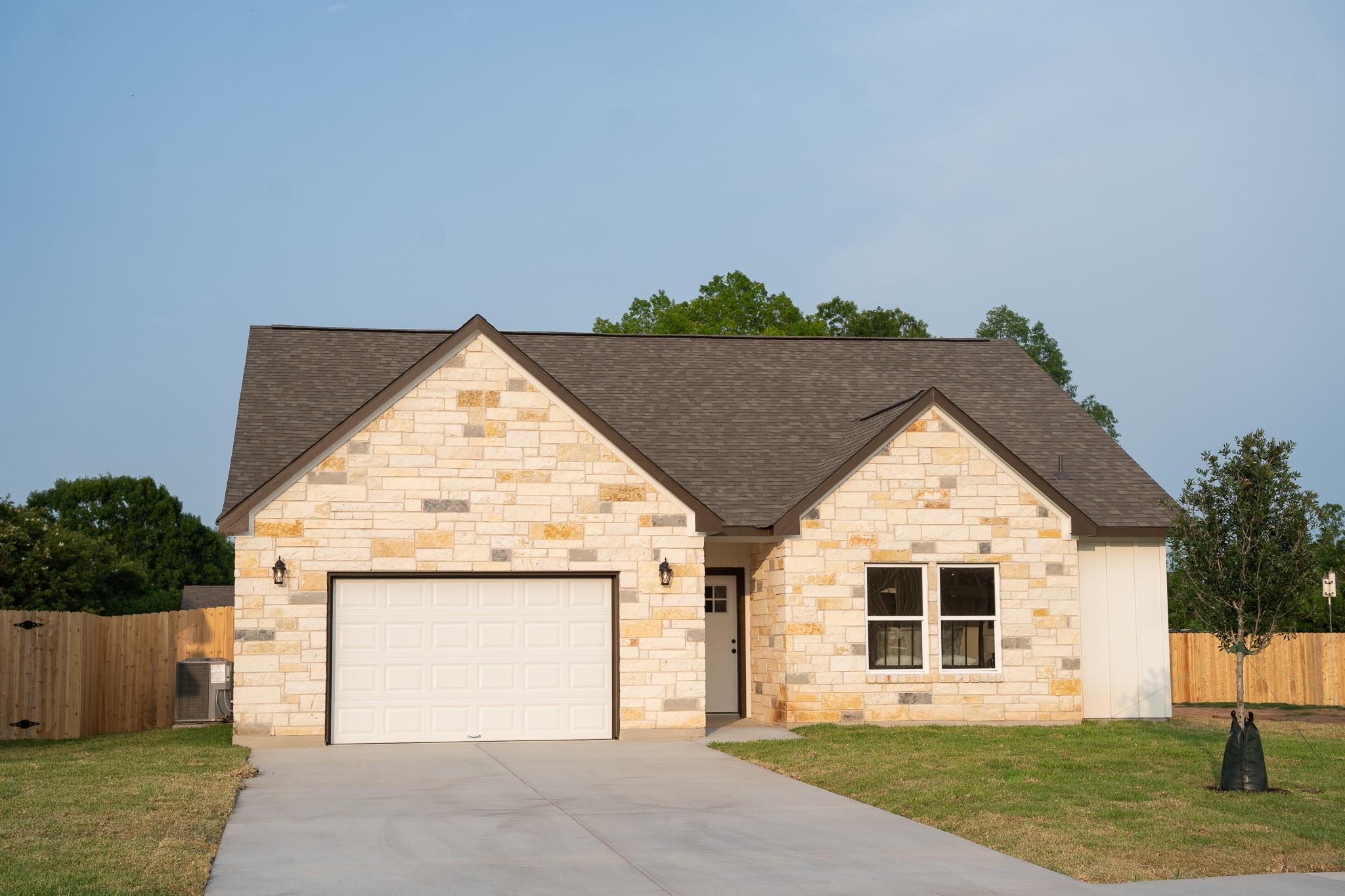304 String Prairie Way Smithville TX 78957