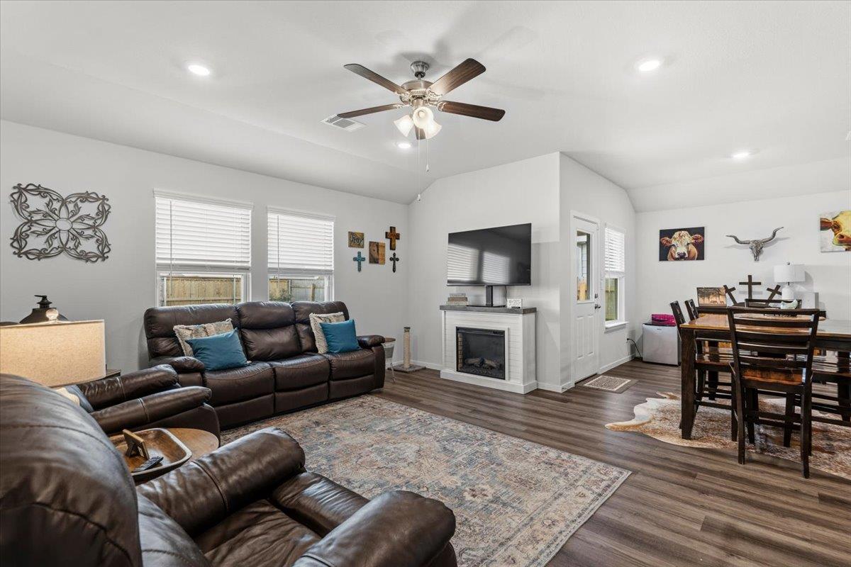 402 Perry Place Rockdale TX 76567