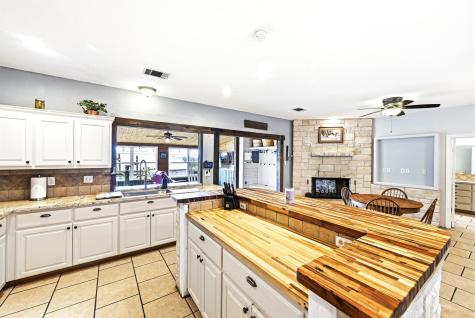 127 Klbj Road Smithville TX 78957