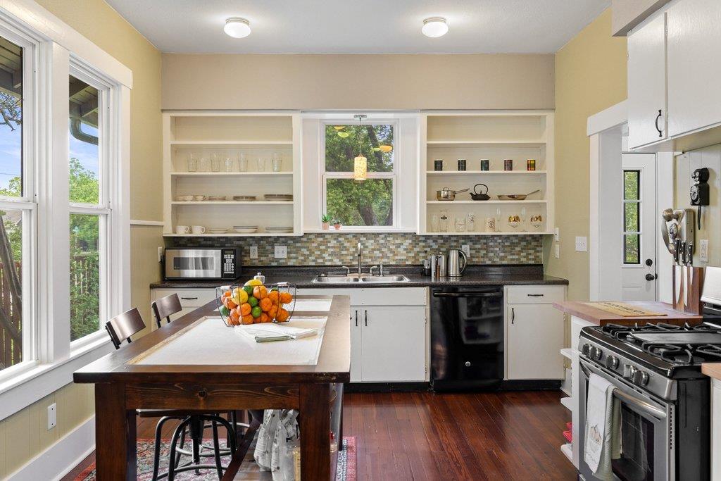 1518 Lexington Street Taylor TX 76574