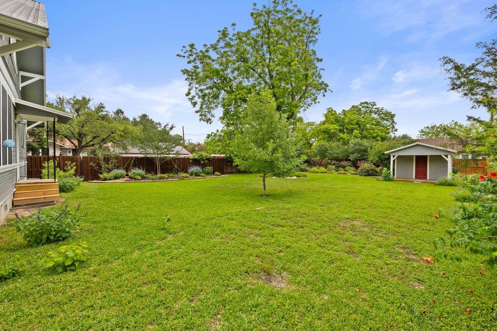 1518 Lexington Street Taylor TX 76574