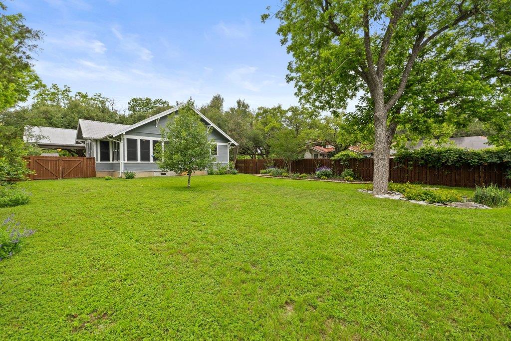 1518 Lexington Street Taylor TX 76574