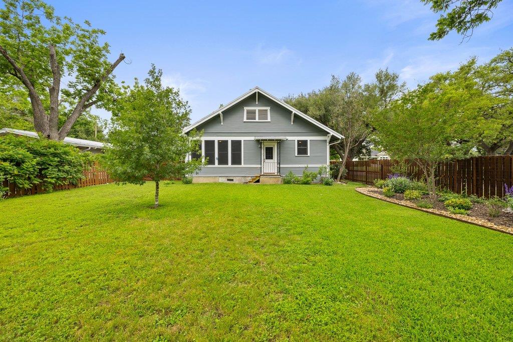 1518 Lexington Street Taylor TX 76574