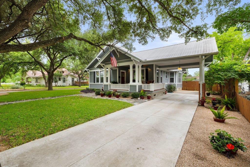 1518 Lexington Street Taylor TX 76574