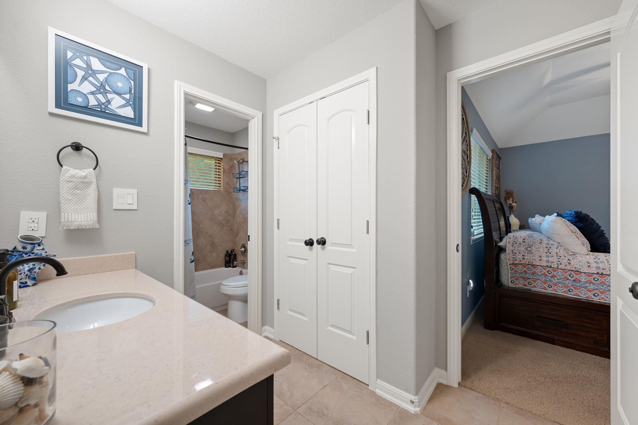 12109 Montclair Bend Austin TX 78732