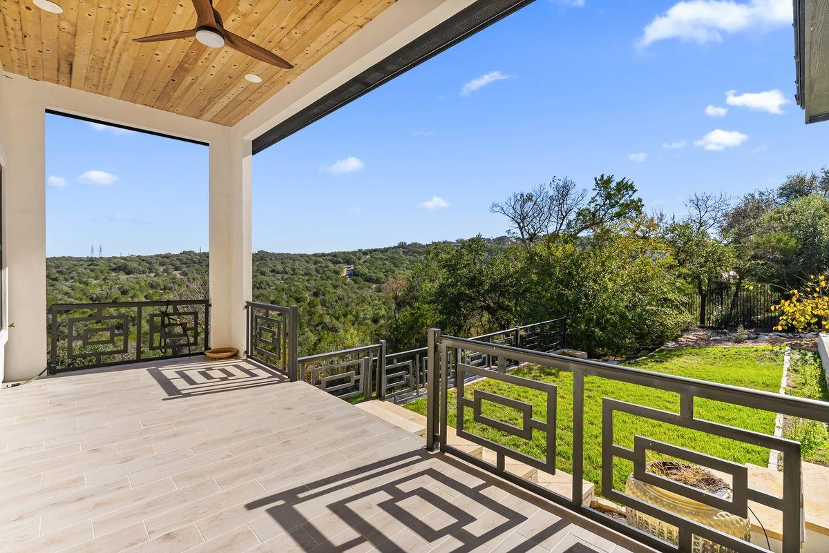 105 Golden Eagle Horseshoe Bay TX 78657