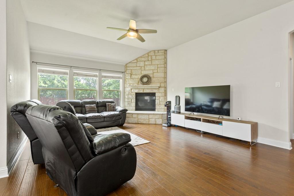 1916 Elaina Loop Leander TX 78641