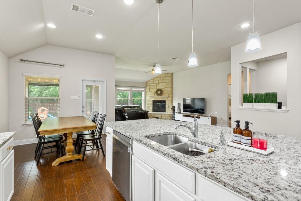 1916 Elaina Loop Leander TX 78641