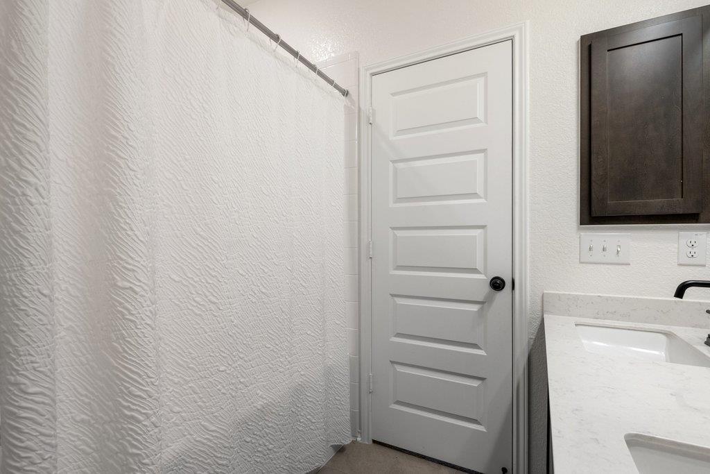 218 Summit Drive Lockhart TX 78644