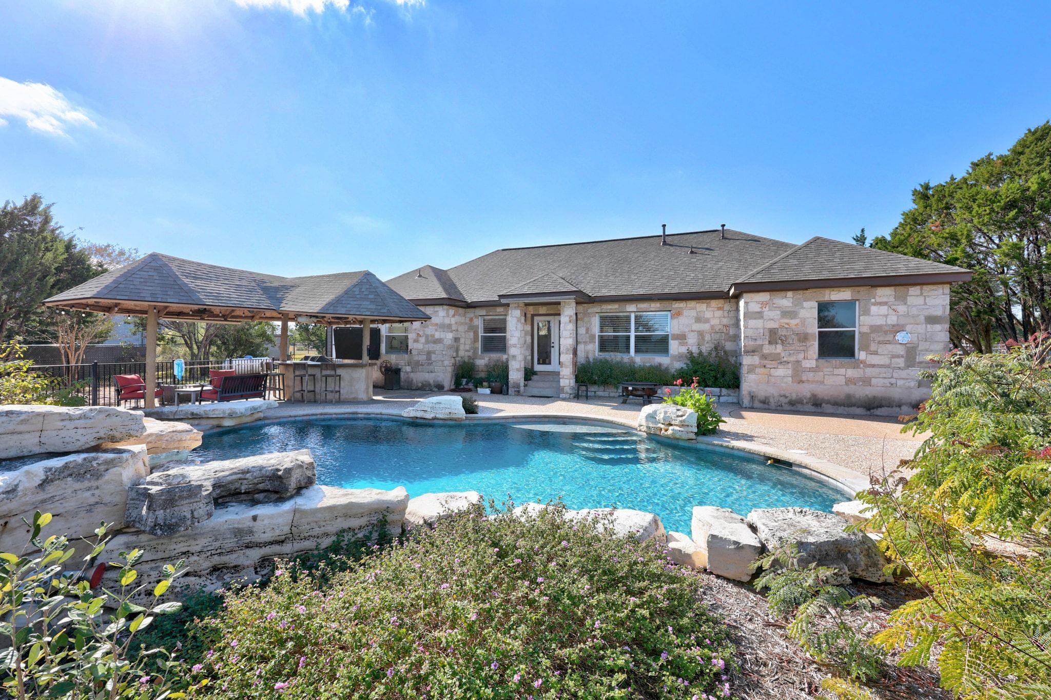 105 Honeycomb Mesa Leander TX 78641