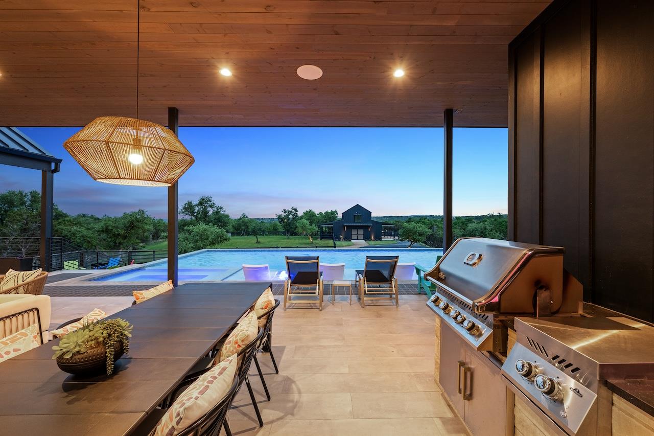 475 Happy Trail Dripping Springs TX 78620