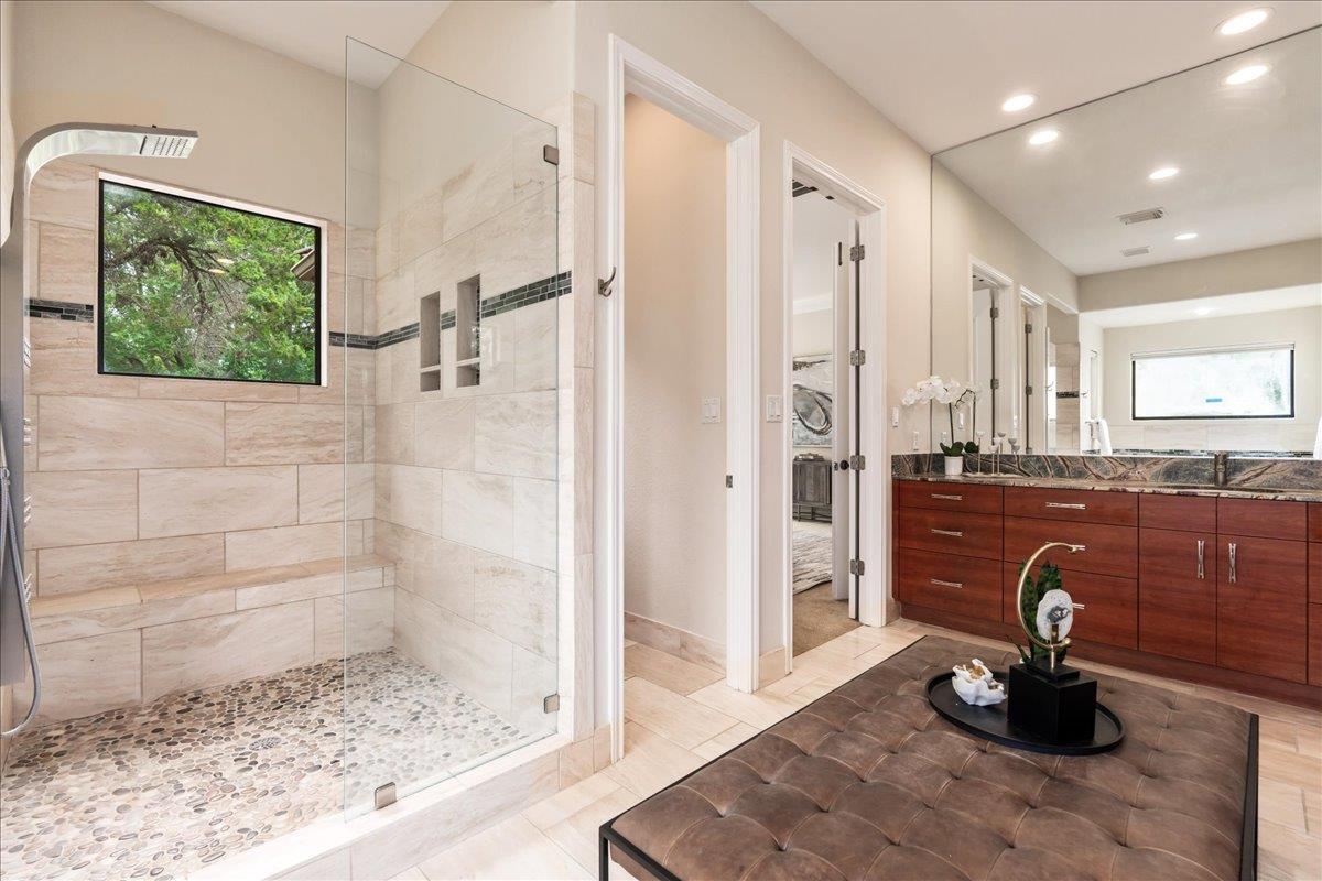 37 Autumn Oaks Drive The Hills TX 78738