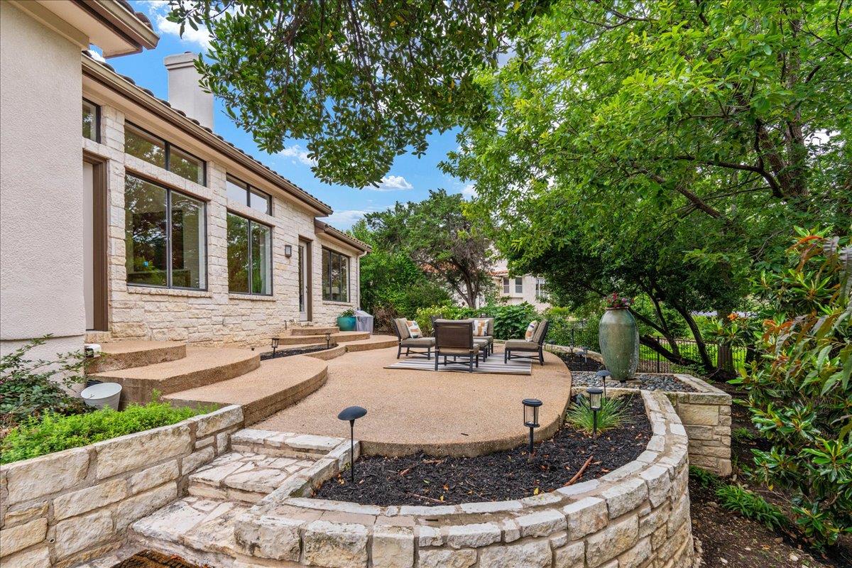 37 Autumn Oaks Drive The Hills TX 78738