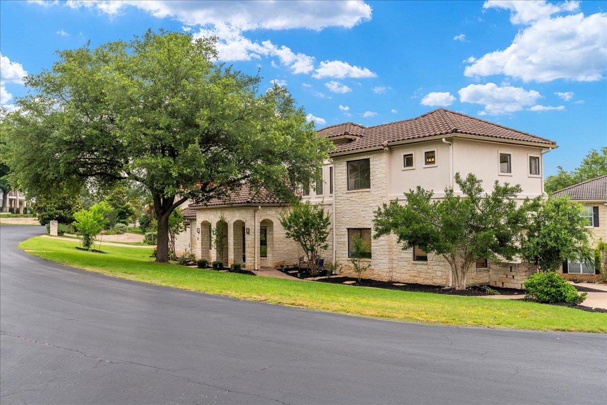 37 Autumn Oaks Drive The Hills TX 78738