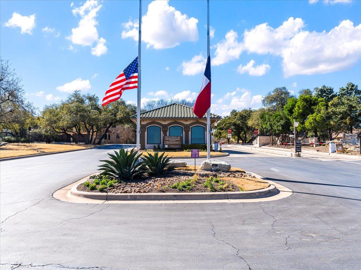 37 Autumn Oaks Drive The Hills TX 78738