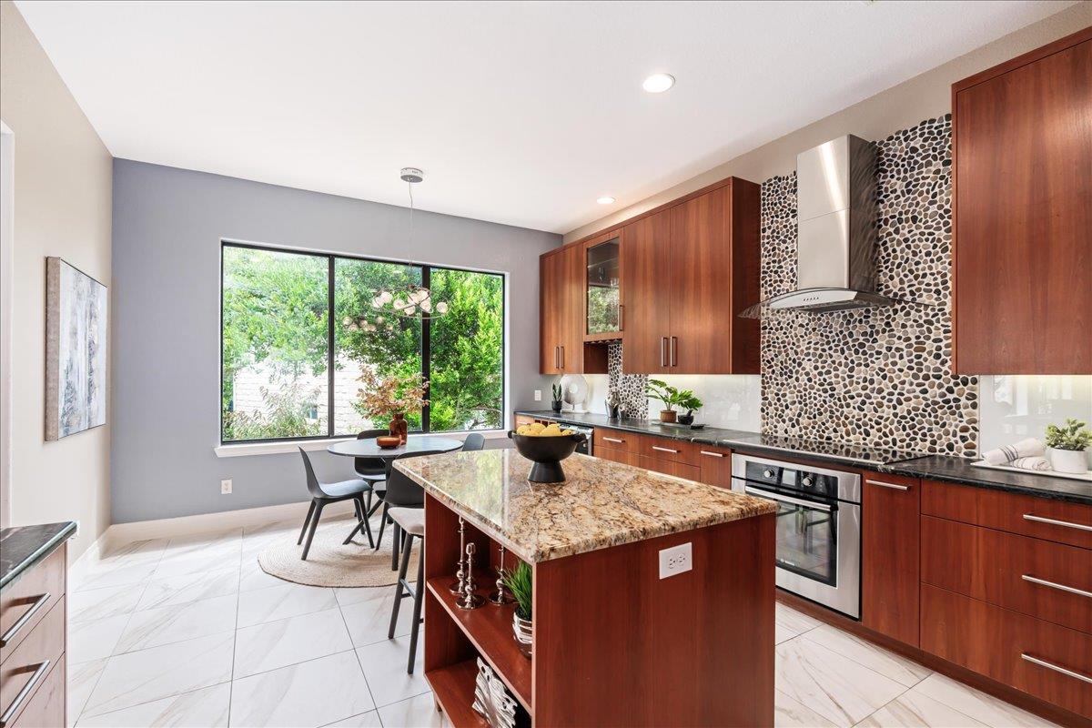 37 Autumn Oaks Drive The Hills TX 78738