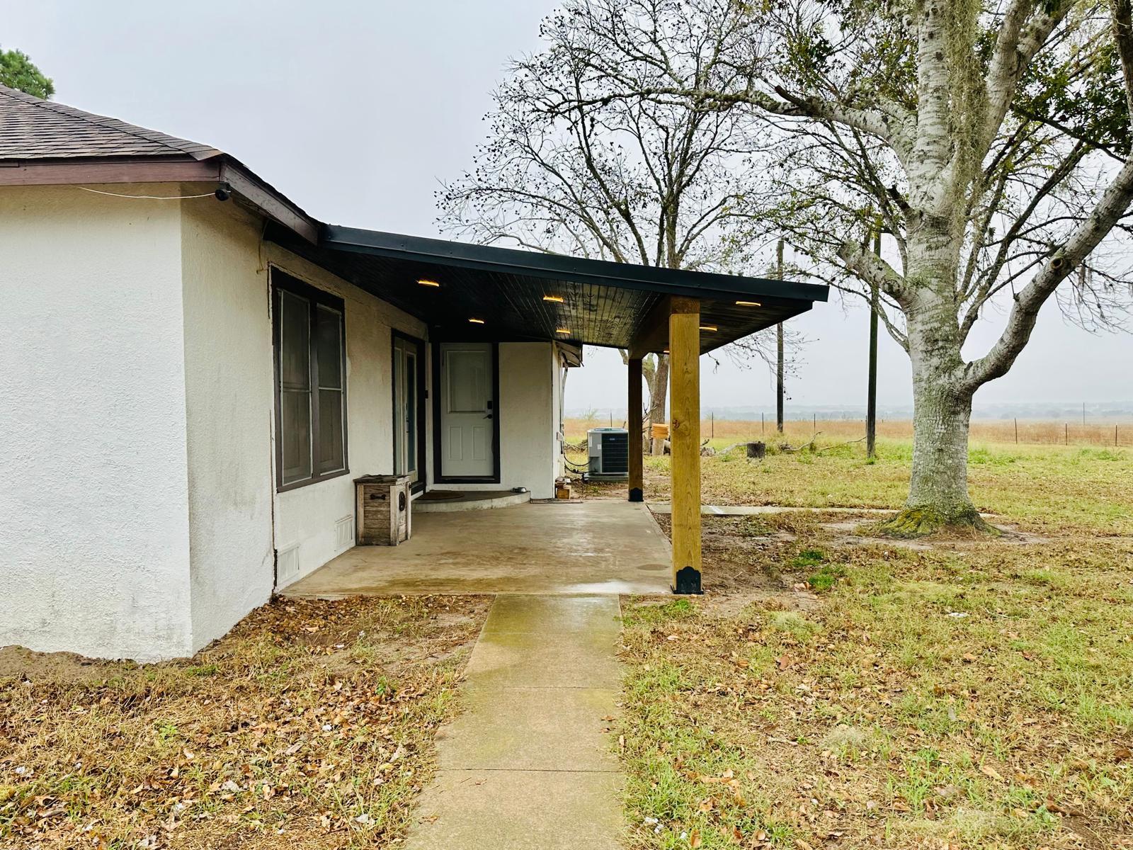 1696 E Fm 884 Yorktown TX 78164