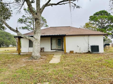 1696 E Fm 884 Yorktown TX 78164