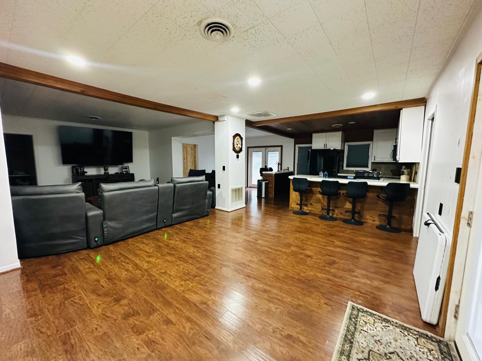 1696 E Fm 884 Yorktown TX 78164