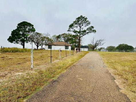 1696 E Fm 884 Yorktown TX 78164