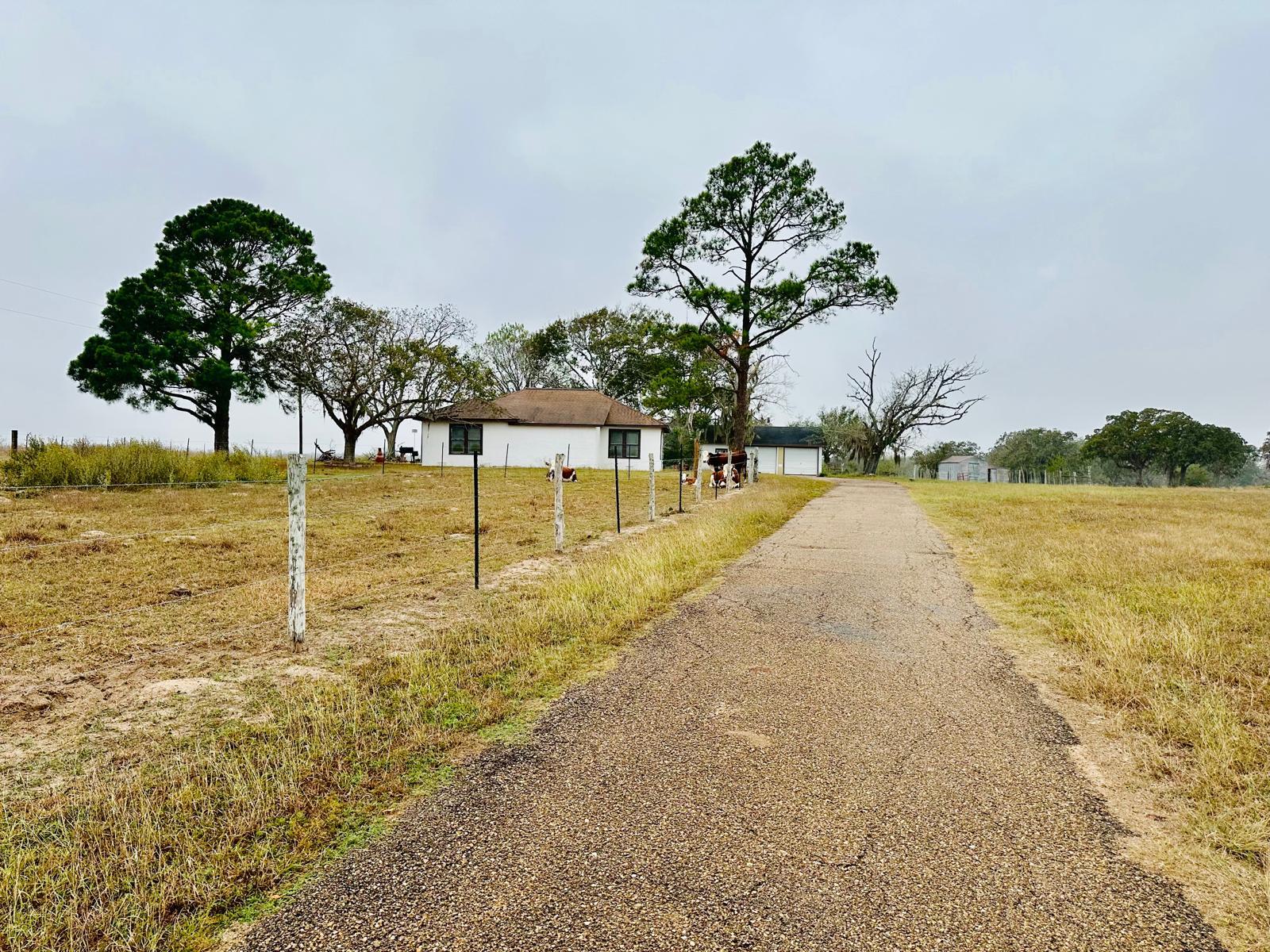 1696 E Fm 884 Yorktown TX 78164