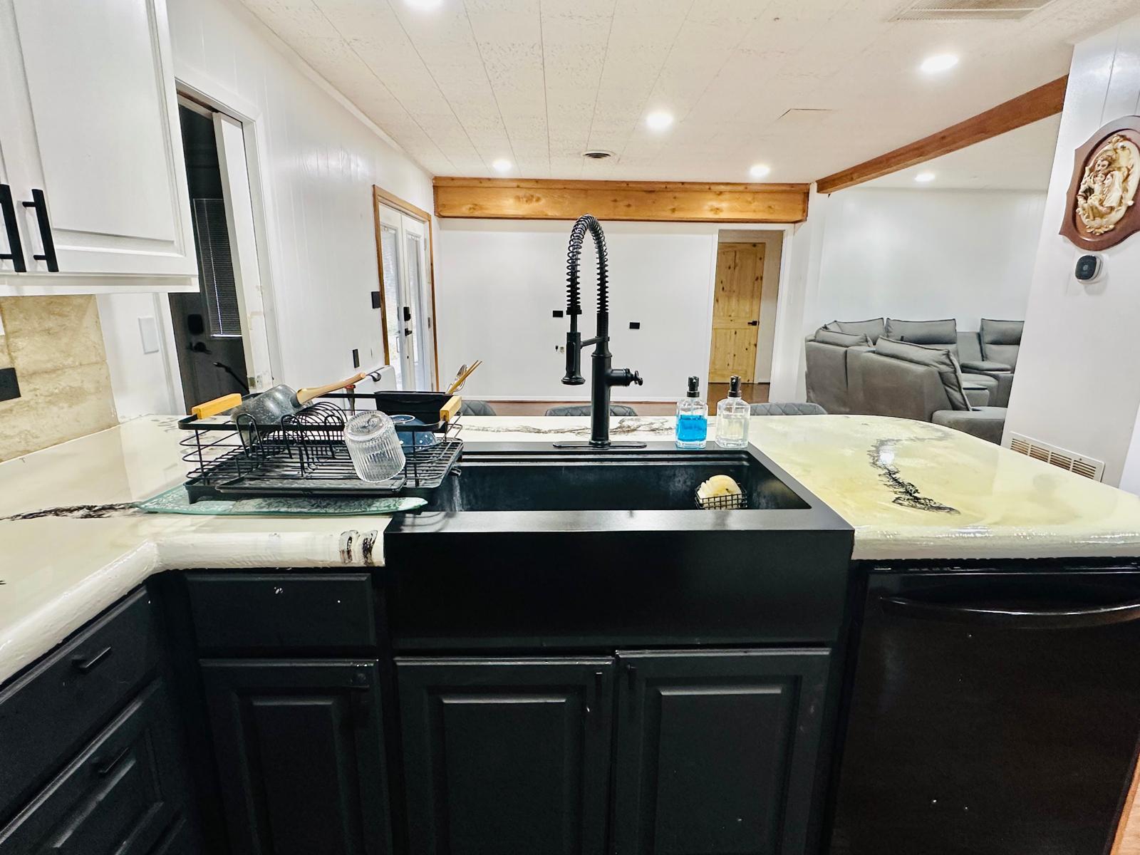 1696 E Fm 884 Yorktown TX 78164