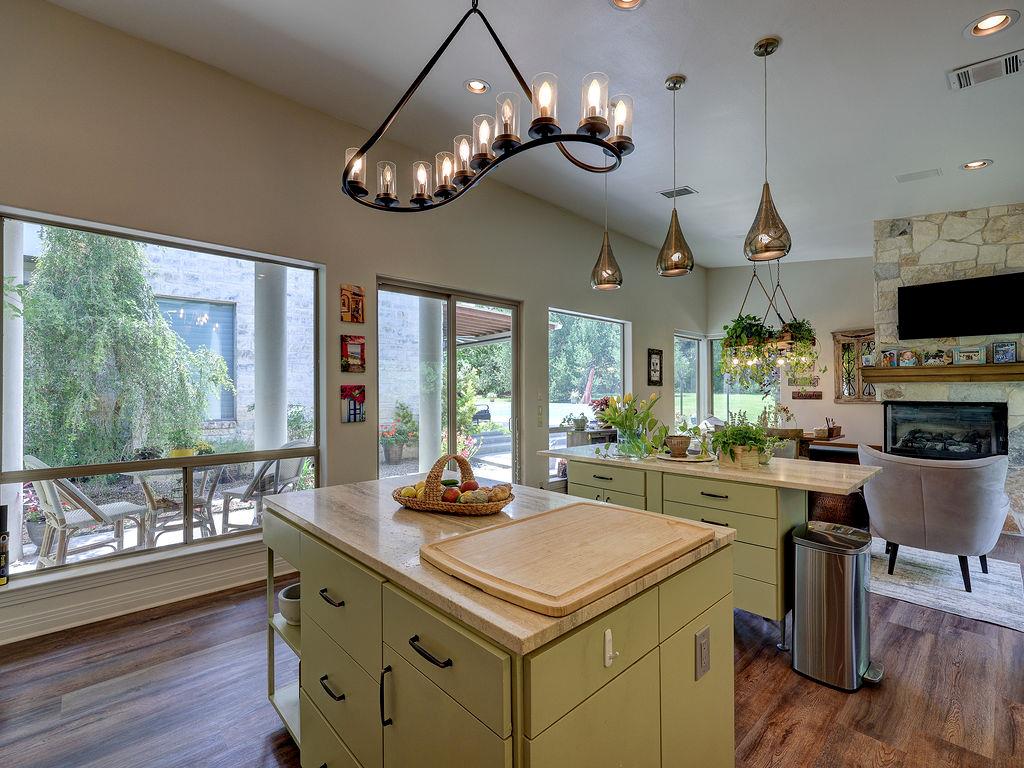 5910 Travis Woods Cove Austin TX 78734