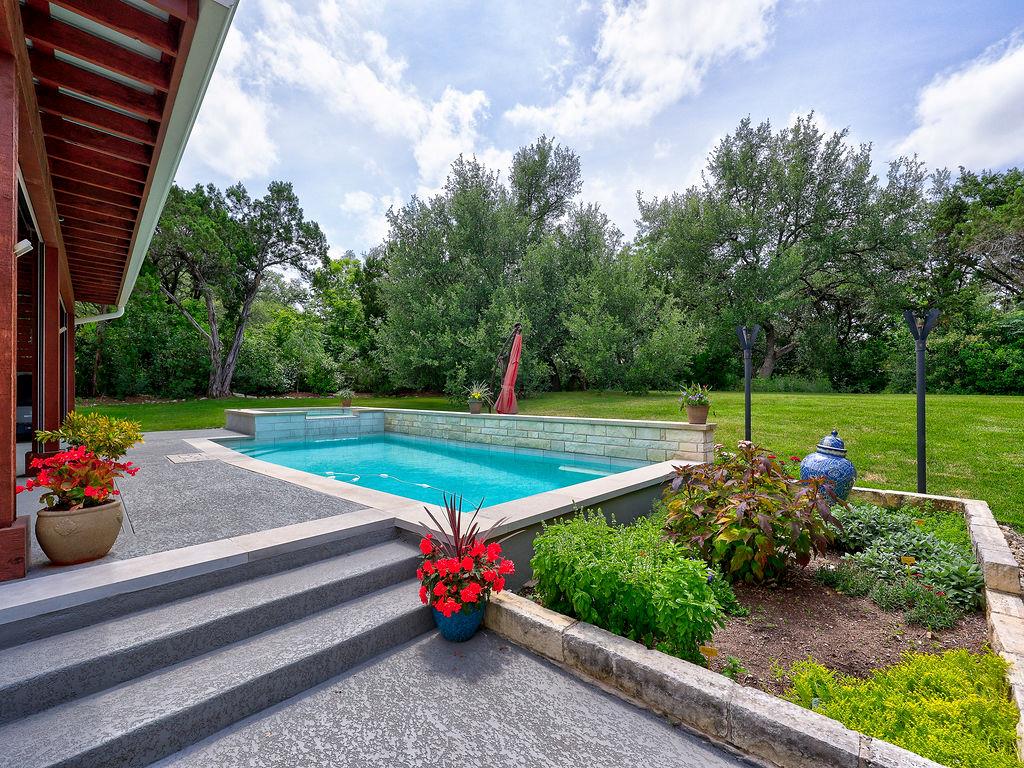 5910 Travis Woods Cove Austin TX 78734
