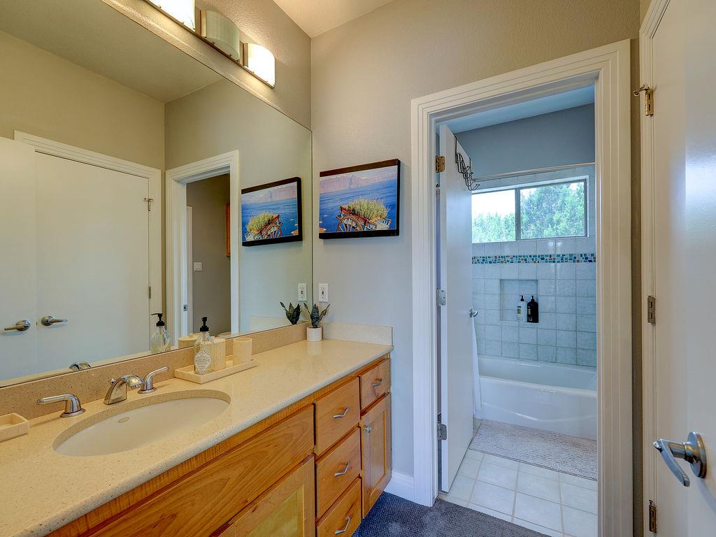 5910 Travis Woods Cove Austin TX 78734