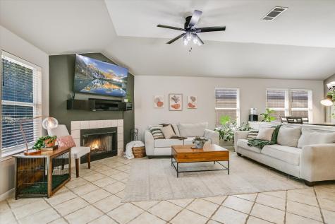 1302 Redbud Lane Leander TX 78641