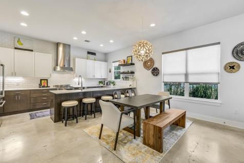2100 E 10th Street Austin TX 78702