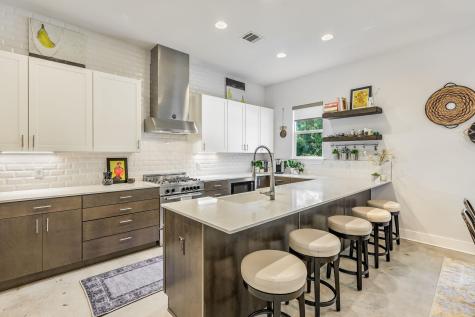 2100 E 10th Street Austin TX 78702