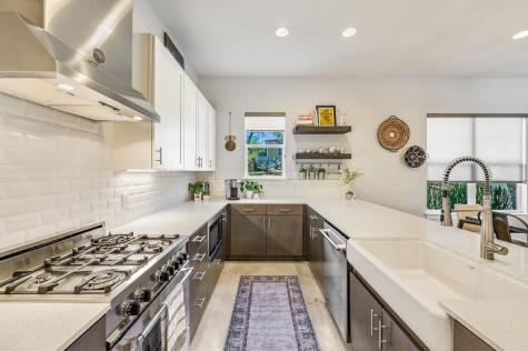 2100 E 10th Street Austin TX 78702
