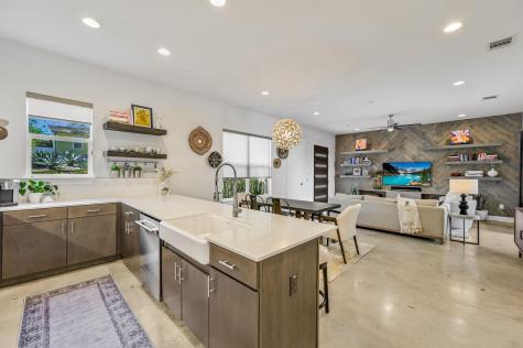 2100 E 10th Street Austin TX 78702
