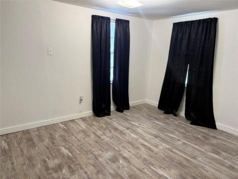 909 E Market Street Lockhart TX 78644