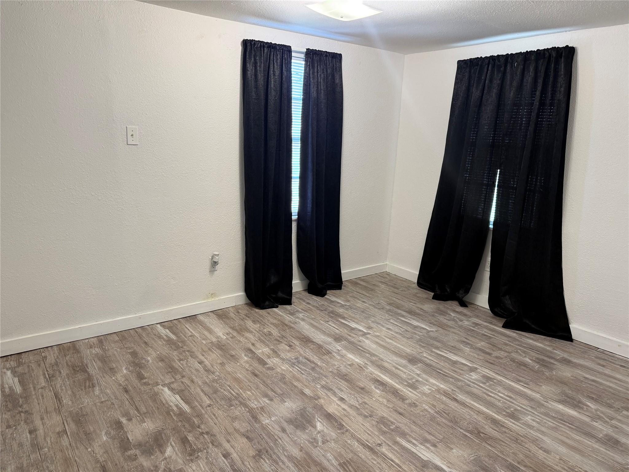 909 E Market Street Lockhart TX 78644