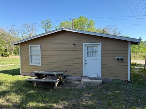 909 E Market Street Lockhart TX 78644