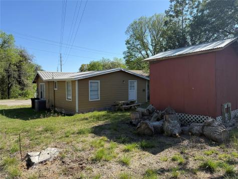 909 E Market Street Lockhart TX 78644