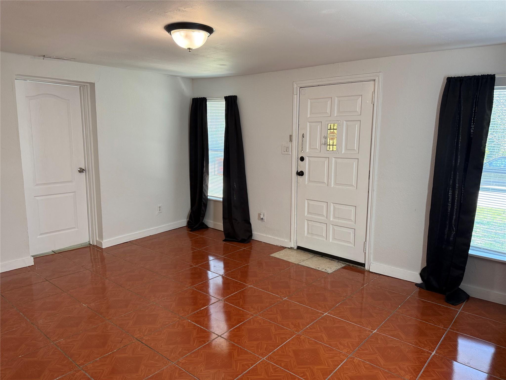 909 E Market Street Lockhart TX 78644