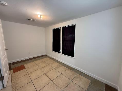 909 E Market Street Lockhart TX 78644