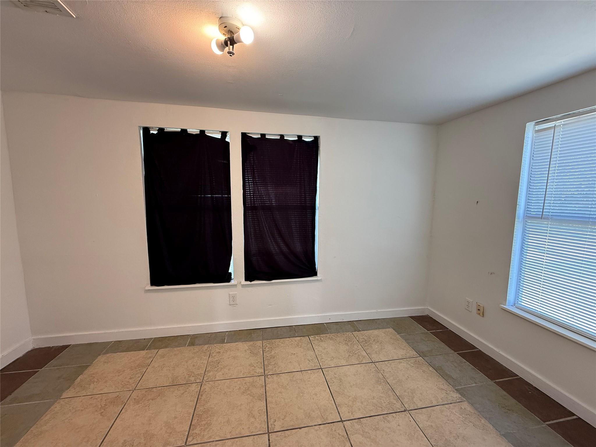 909 E Market Street Lockhart TX 78644