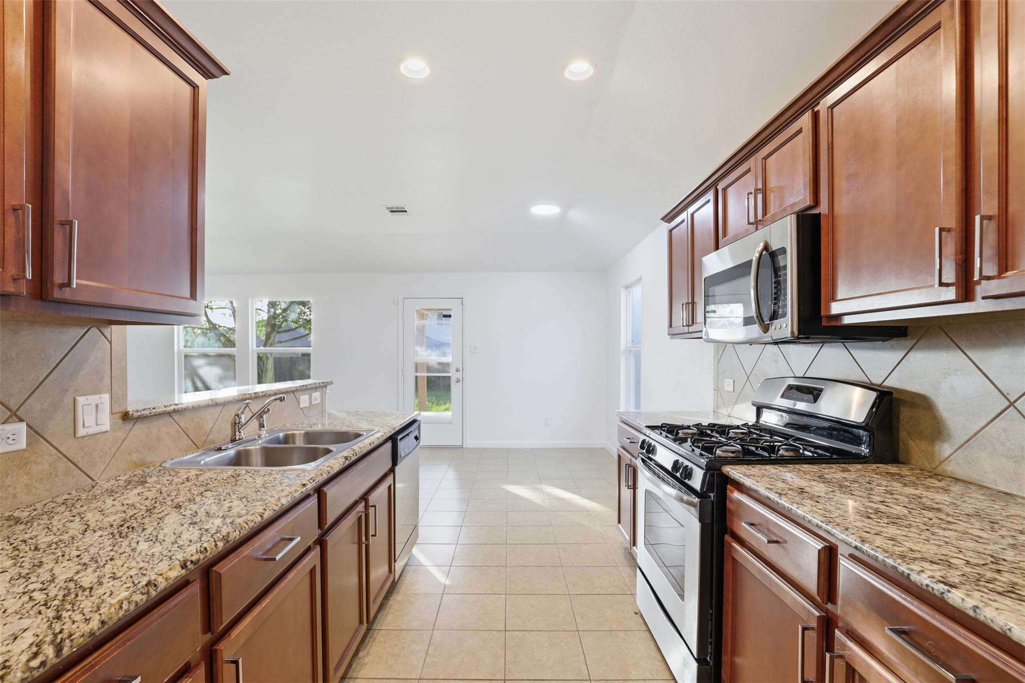 448 Nottingham Loop Kyle TX 78640