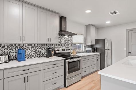 2028 Williams Lakeshore Kingsland TX 78639