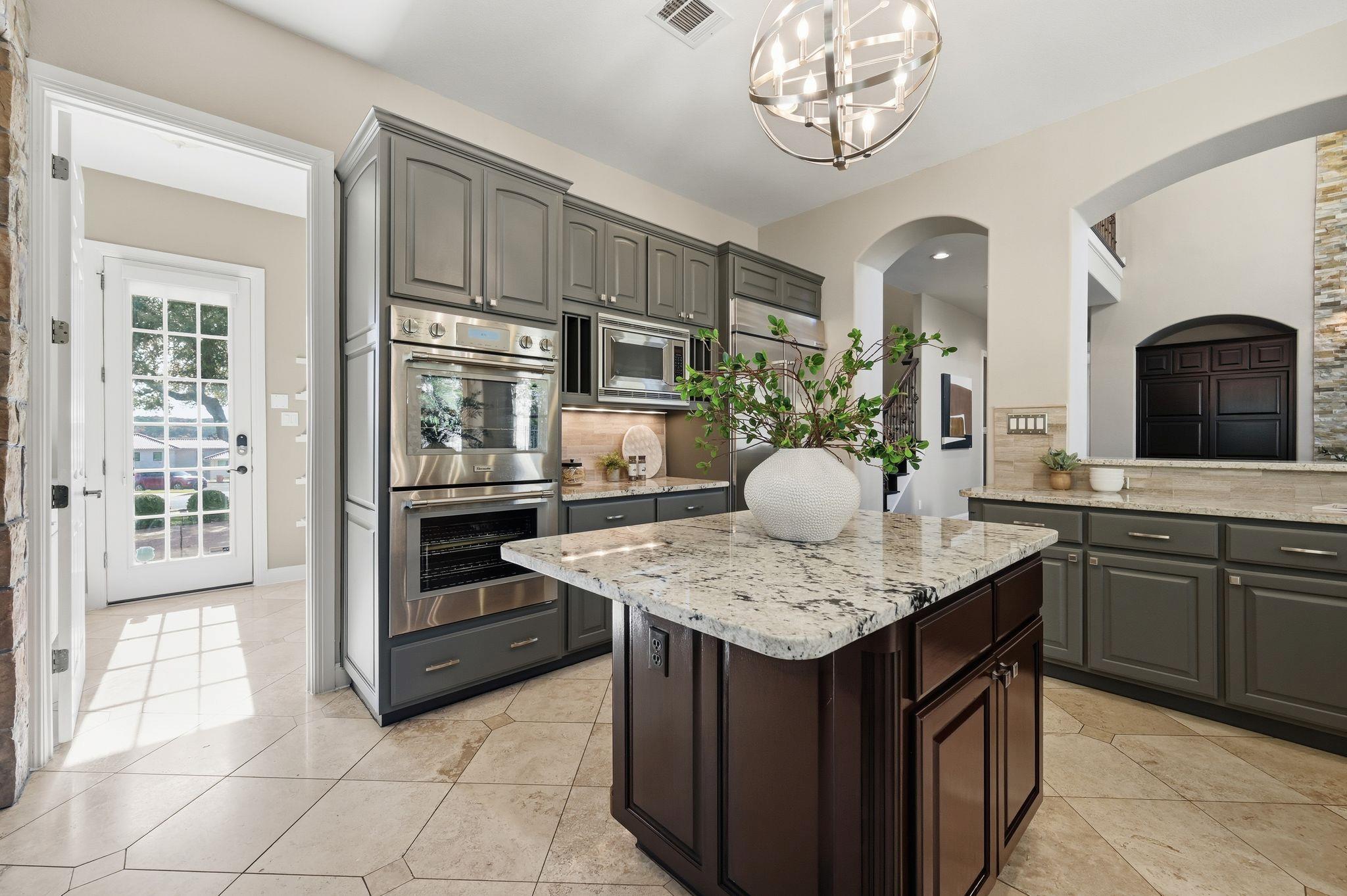 9808 Tree Bend Cove Austin TX 78750