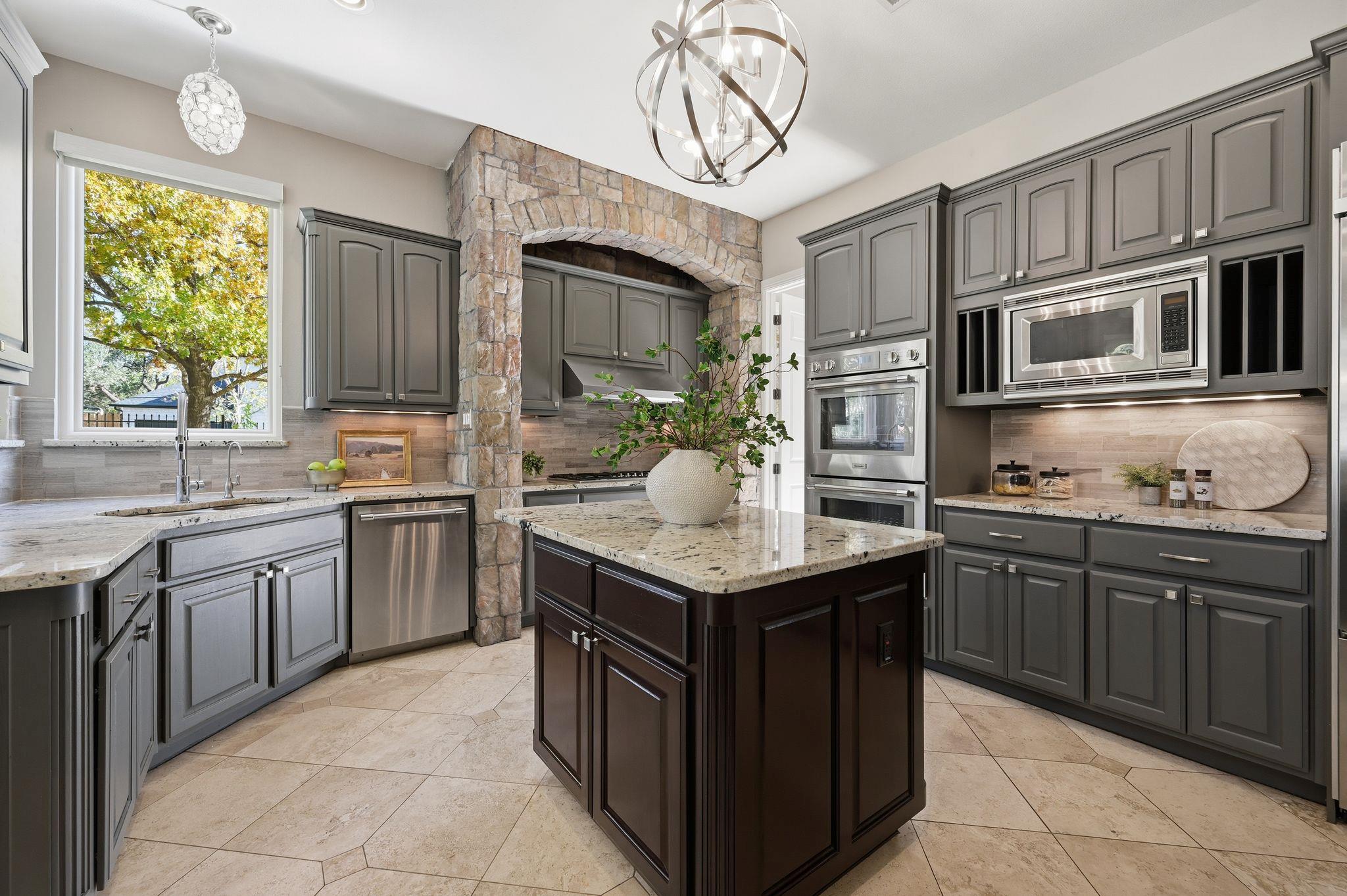 9808 Tree Bend Cove Austin TX 78750